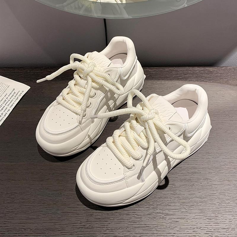 Damen Casual Sneaker 2024 Frühling und Sommer Neuer Modetrend Dicksohlige Bequeme Vielseitige Erhöhte Sport Laufschuhe