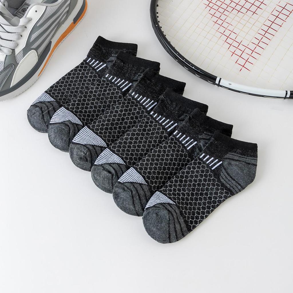 Herren Atmungsaktive Mesh Sommersocken - Lässiger Sportstil in Schwarz, Weiß und Grau.