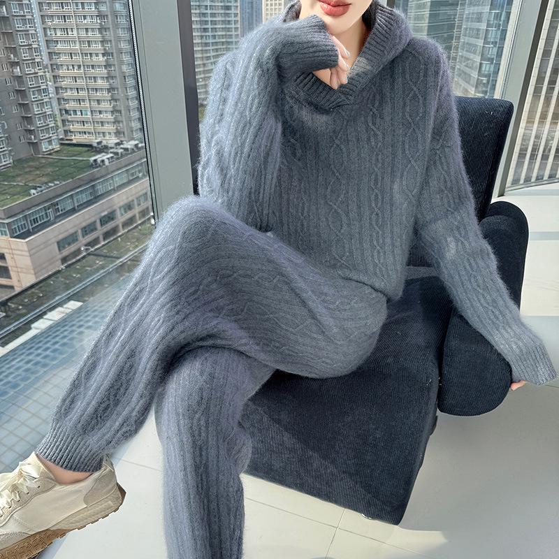 Women's Mid-Length Hooded Mink Velvet Sweater Dress - Thick Knit, Loose Fit, Autumn/Winter Pullover.