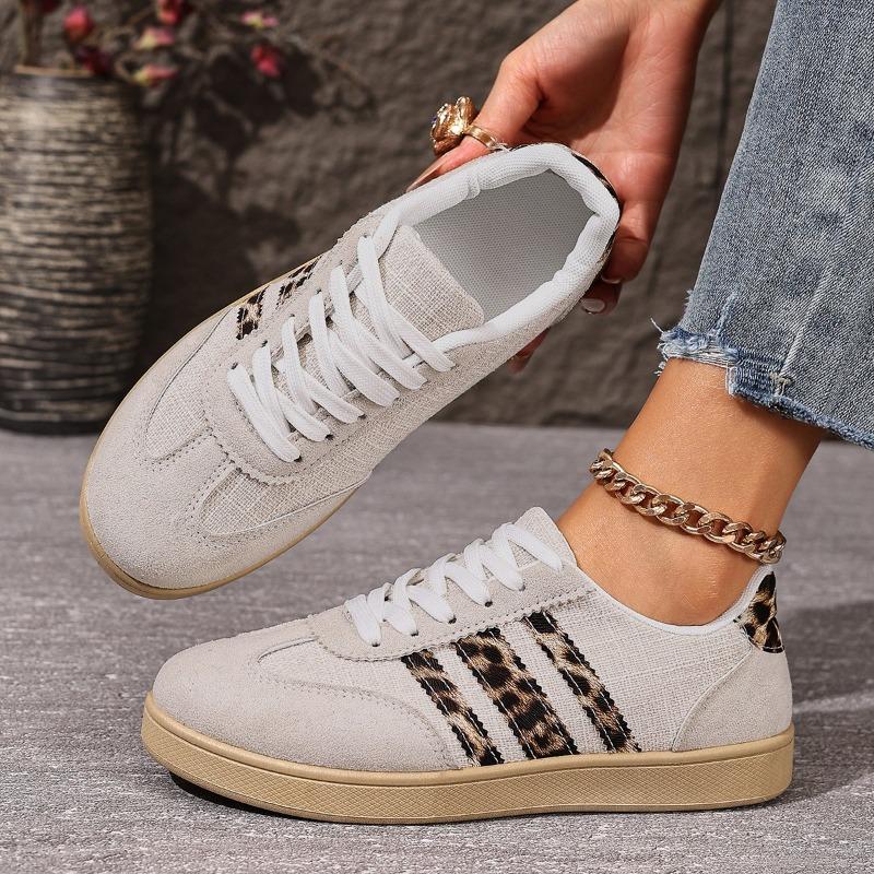 Women's Wide Width Leopard Print Sneakers - Round Toe Lace-Up Retro White Shoes, Casual Fashion Flats for Everyday Wear