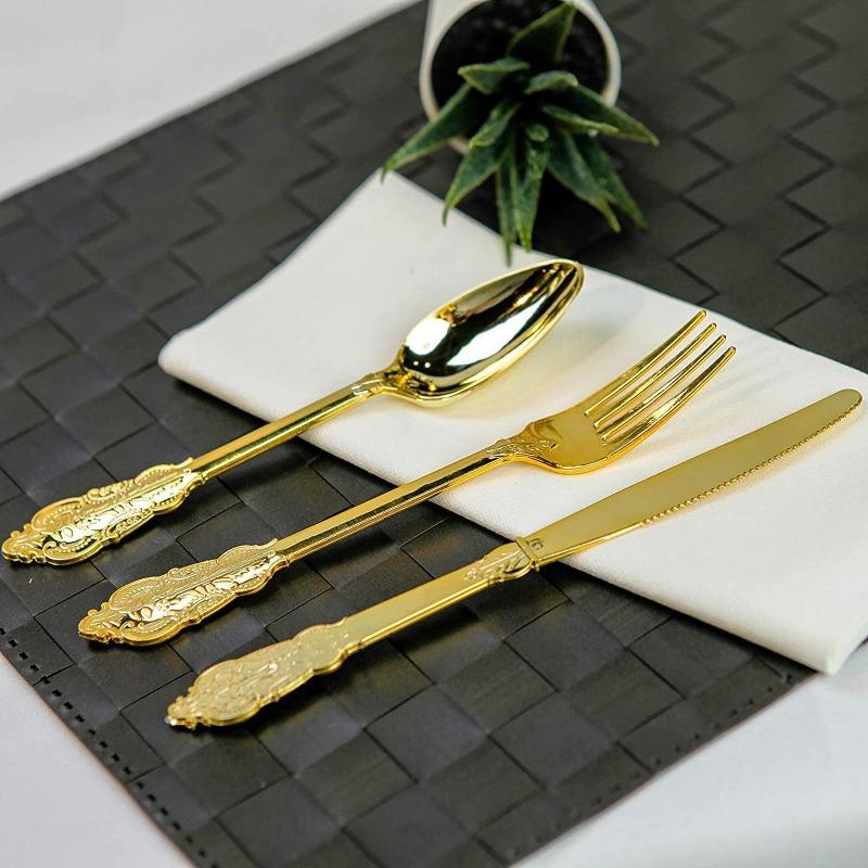 Golden 90pcs Embossed Vintage Plastic Cutlery Set, Dual-Use Knife Fork Spoon Utensils Disposable Cutlery Used for Parties