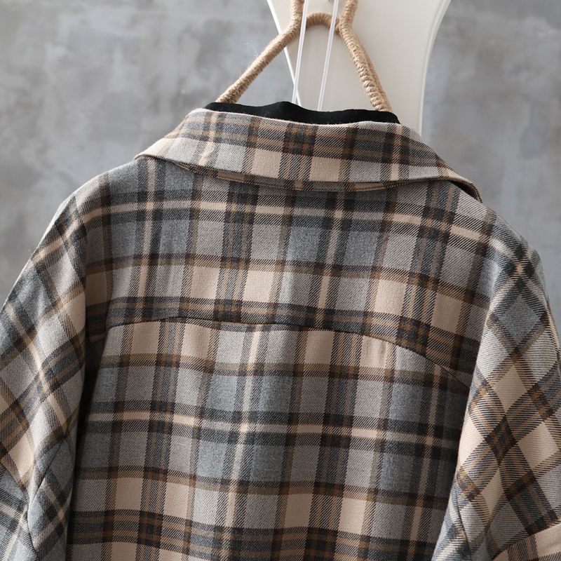 Trendiges kariertes Hemd für Damen, locker sitzend und stilvoll schlank machend mit Vintage-Hongkong-Flair, ideal für Frühling/Herbst