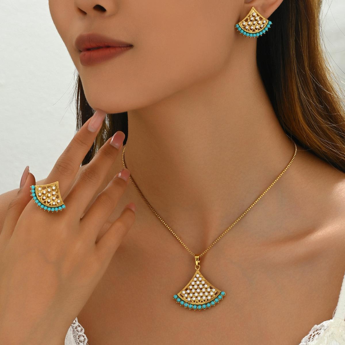 

Модные серьги-веера, комплект ожерелья, универсальные инкрустированные жемчужные кольца, серьги-гвоздики, ювелирные изделия