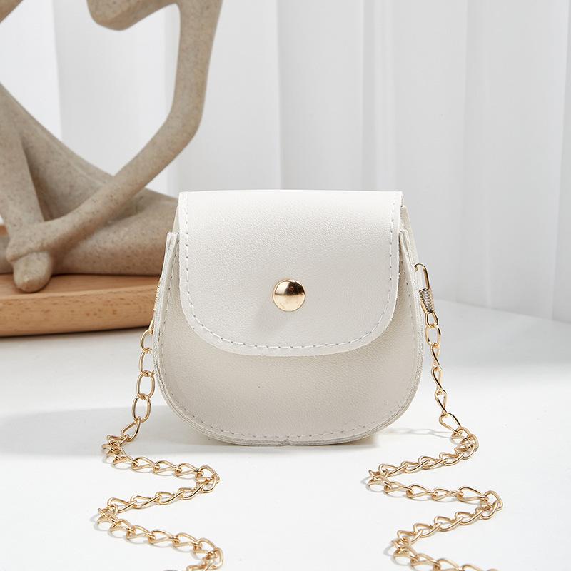 Mini messenger bag, women's new fashionable small and fresh semicircular shoulder bag, lipstick chain bag.