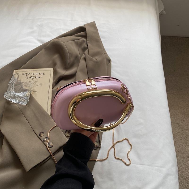 Retro metal chain bag 2026 new fashion pressed shell patent leather shoulder bag simple temperament women's messenger bag