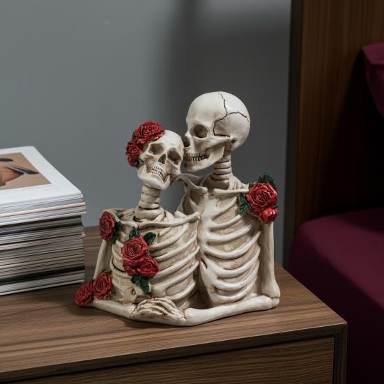 Dark Romantic Ornaments, Gothic Couple Resin Skull Model, Unique Halloween Decoration & Prop for Spooky Home Decor, Gothic Lovers, Haunted House