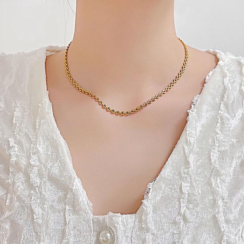 

Титановое ожерелье Полое сердце : Не выцветающая, высококлассная женская ключичная цепочка - Летний аксессуар в стиле легкой роскоши