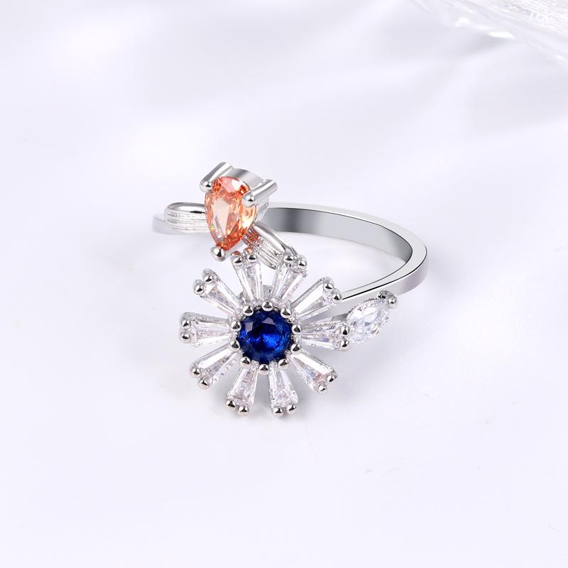 Adjustable Daisy & Bee Rotating Anti-Stress Ring for Women – Fashionable, Simple, Versatile, & Popular.