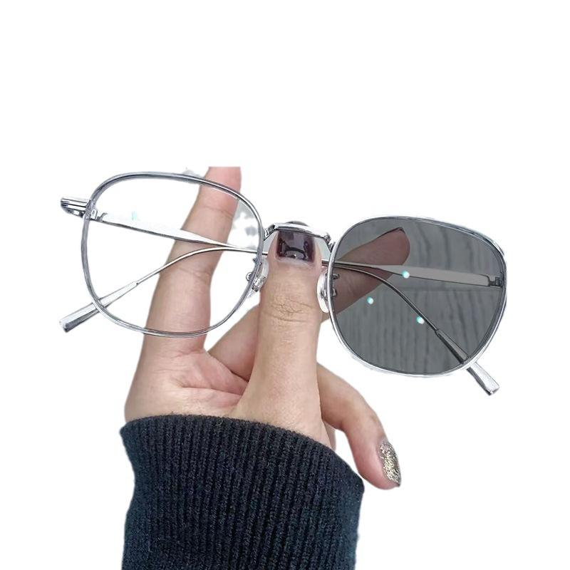 Pc Anti-Blue Light Plain Color-Changing Myopia Glasses Chestnut Brown Frame Square Round Face Thin Students Can Be Equipped With Degree Color-Changing