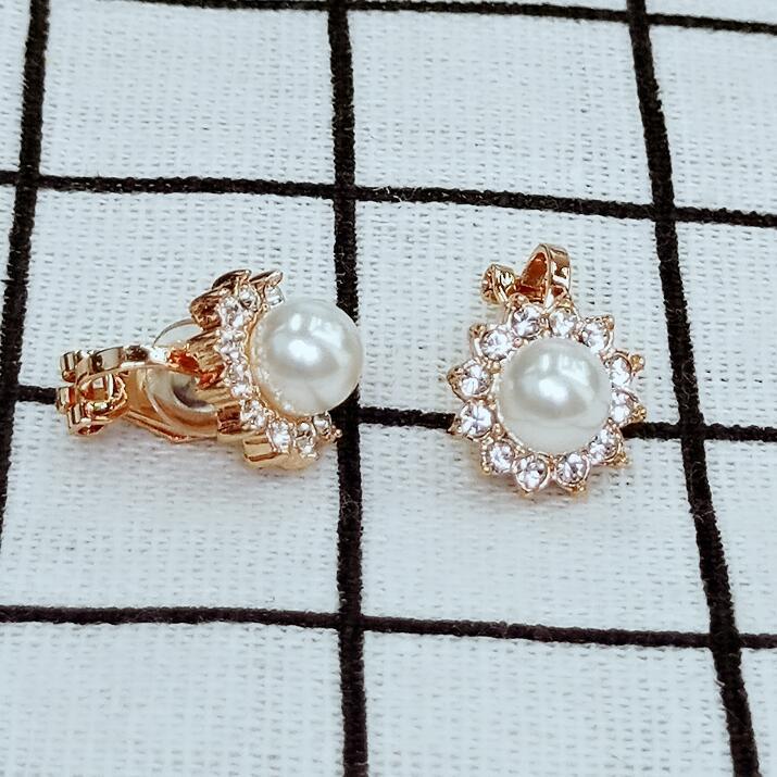 Exquisite Rhinestone & Pearl Flower Non-Pierced Clip-On Earrings