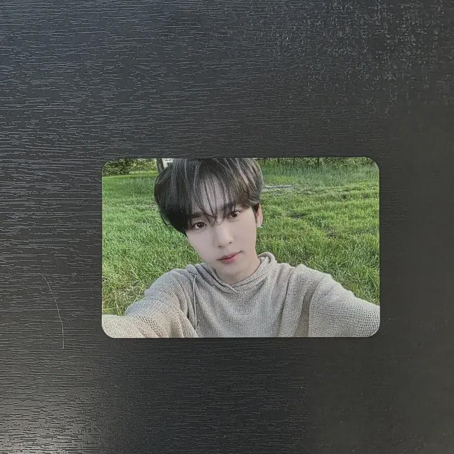 

Zerobaseone Broadcast Special Photo Card