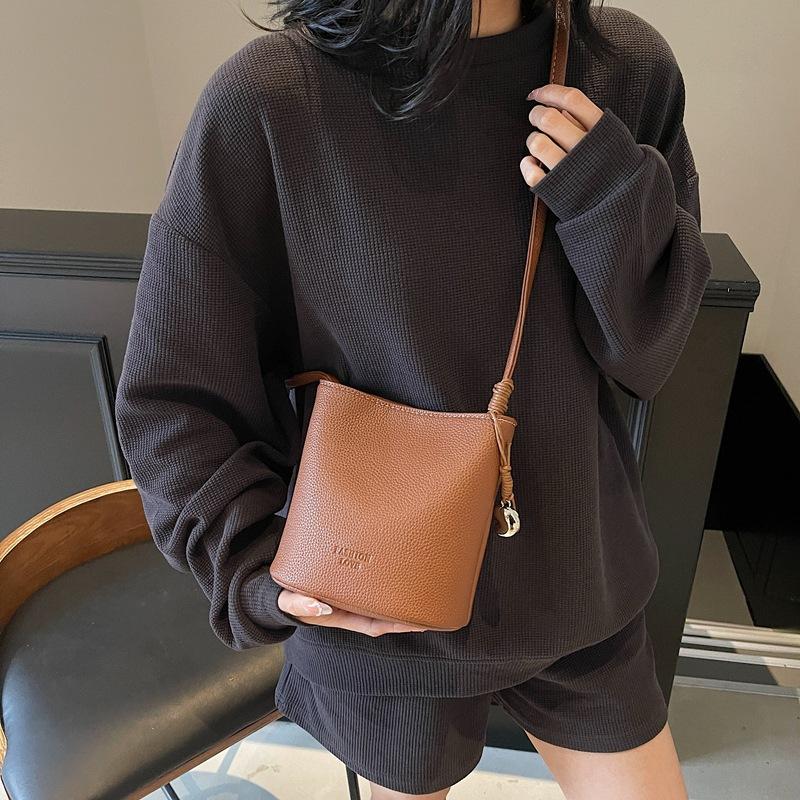 Fashion Bucket Bag Women's New Versatile Solid Color Shoulder Bag Casual Messenger Bag