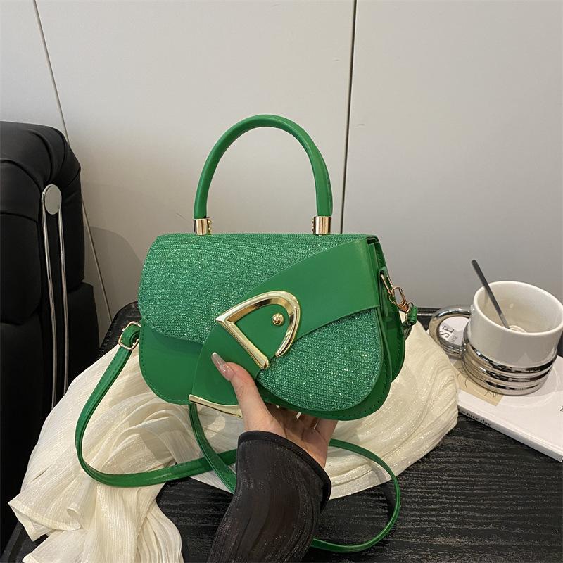 2025 Summer New Bag Women's Korean Version Personalized Shoulder Bag Casual Commuter Handbag Fashionable Simple Messenger Bag