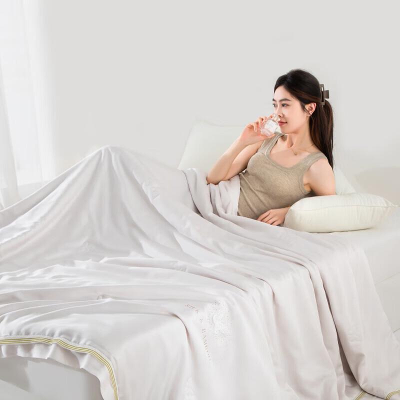 Muji-Style Grey All-Season Cotton Kapok Quilt