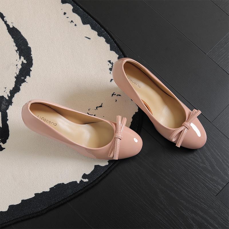 

Pumps Women s 2026 Summer New Round Head Patent Leather Bow Mary Jane Solid Color Light Mouth Retro Sweet Casual Versatile Pumps 35