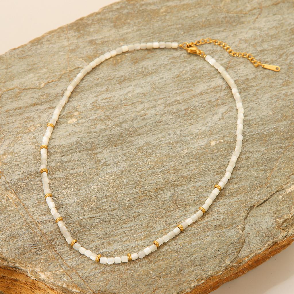 Instagram style Western fashion influencer white mother-of-pearl necklace for women, niche design, high-end clavicle chain