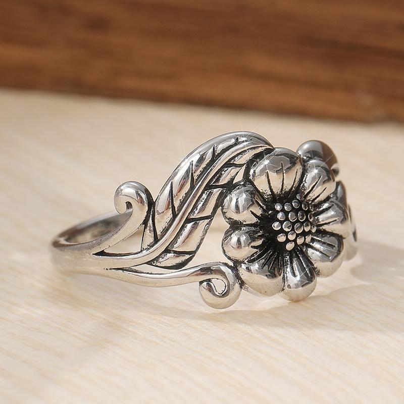 Vintage CopperColor Hand Carving Flower Women's Ring Geometry Daily Wear Party Jewelry