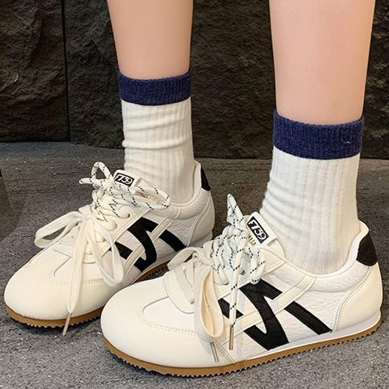 Fashion Autumn Korean Mix Color Sports Shoes Women 2025 Outdoor Non Slip Light Weight Sneakers Woman Lace Up Vulcanize Shoes Female