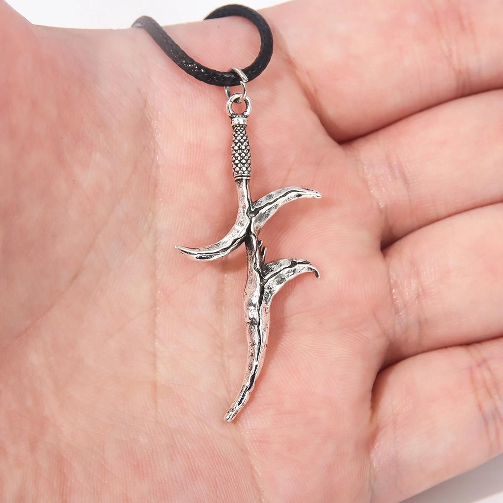 Game Peripherals Melina Black Knife Cosplay Prop Necklace Dark Wind Lrregular Necklace Pendant Choker for Friends Gift Jewelry