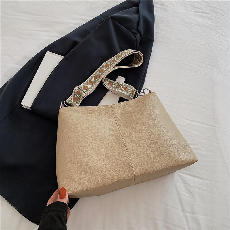 Stylish Vintage Summer Shoulder Bag For Women In Soft Pu Material For Casual Everyday Use