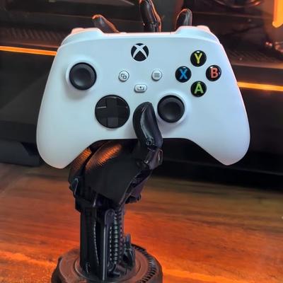Mechanical Hand Gaming Accessories Rack Game Controller Holder for PS5 Cyberpunk Robot Hand Controller Stand for Xbox Gamepad Headphone Hanger Holder