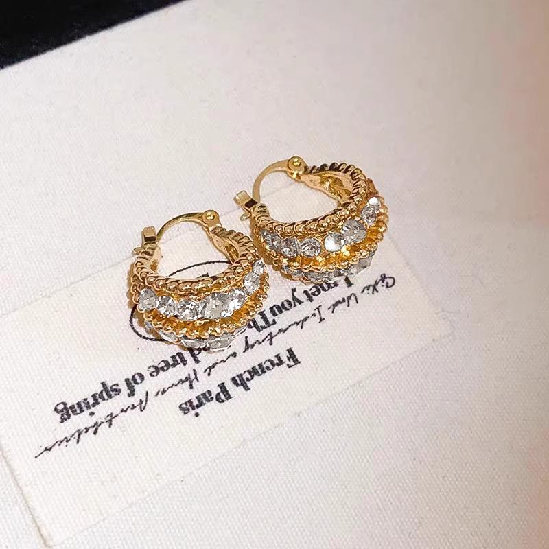 Exquisite Lightweight Sparkly Diamond Cradle Earrings for Women