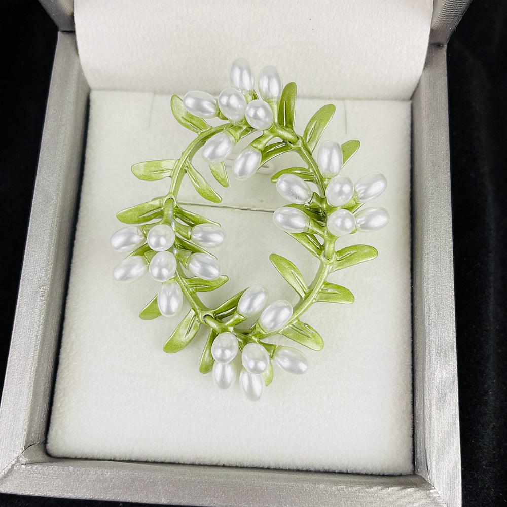 Vintage Green Enamel Pearl Brooch - Women's Retro Myrtle Pin Corsage Accessory