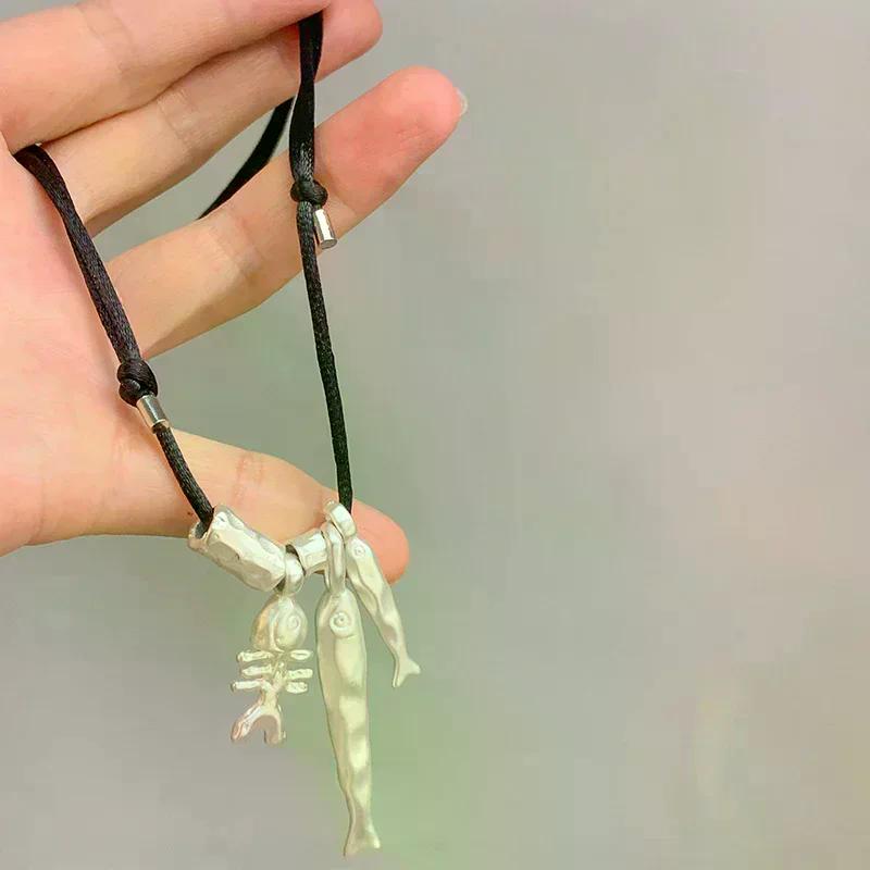 Fashion Autumn Winter New Metallic Fish Bone Pendant Necklaces For Women Long Adjustable Wax Rope Sweater Chain Chain