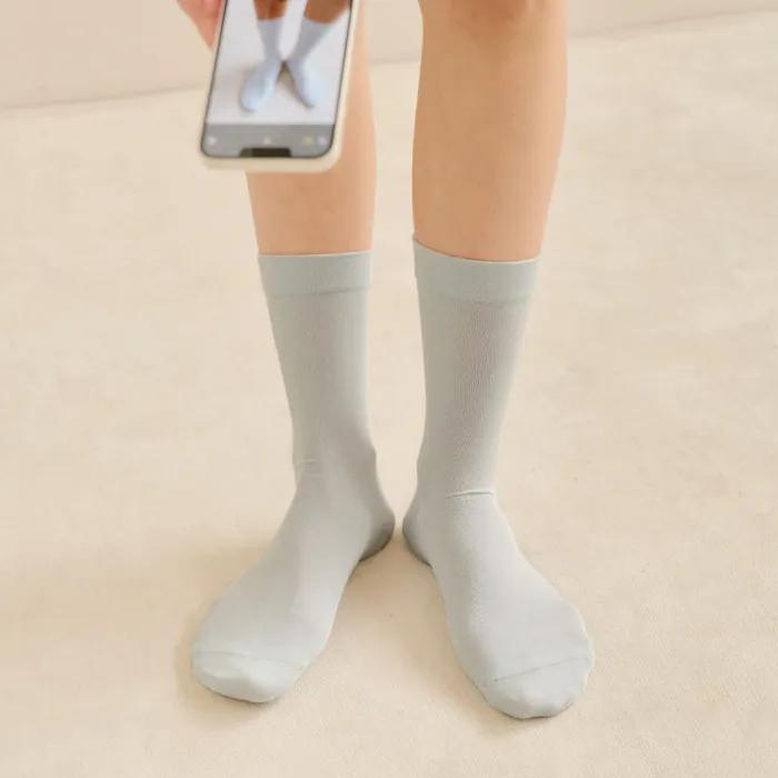 Loose-fitting silky see-through socks