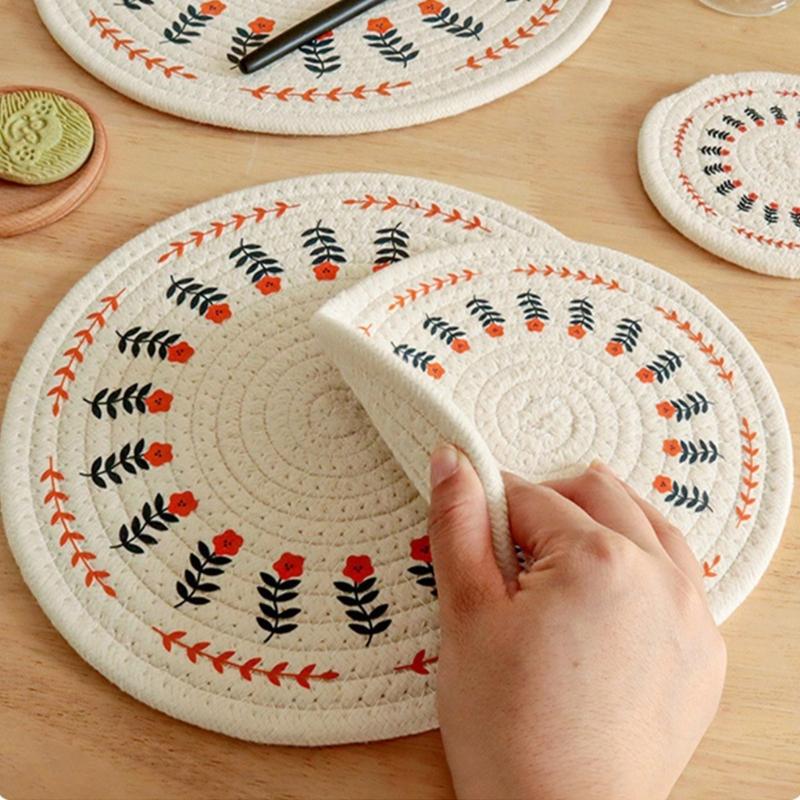 Set of 4 Use Friendly Round Tables Mats Portable Heat Insulated Tables Placemats Elegant Round Dining Cushion