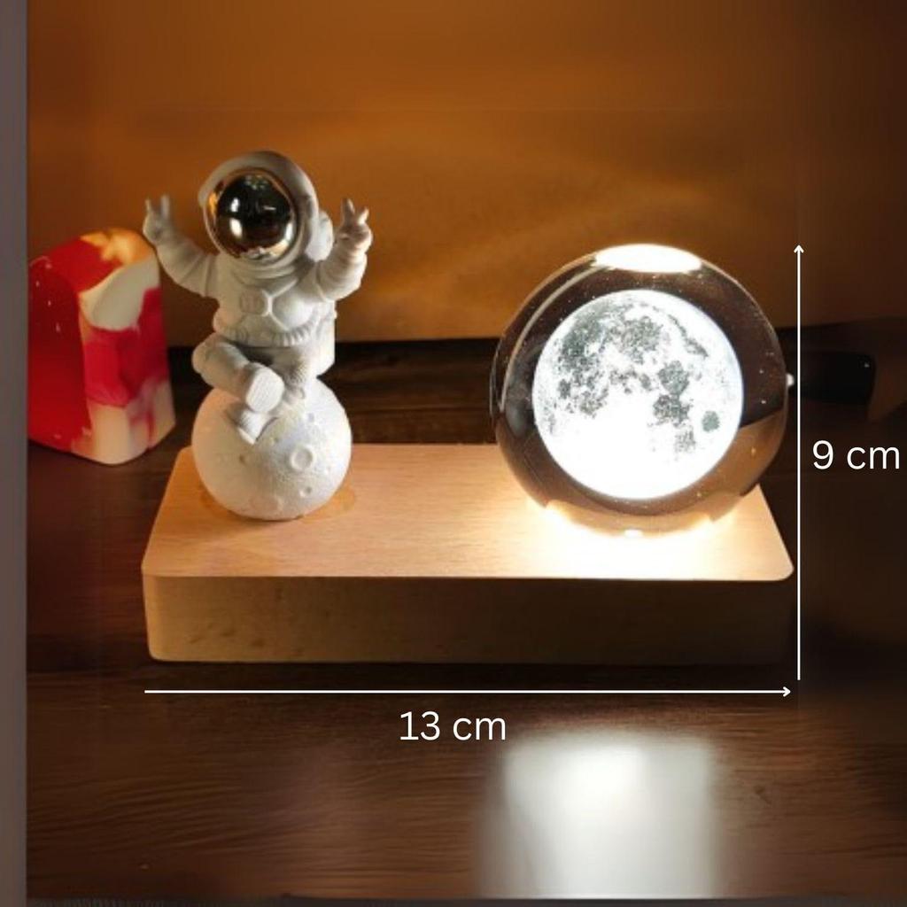 3D Crystal Moon Lamp – Engraved LED Light with Astronaut, USB-Powered Table Lamp, Wooden Base, Romantic Home & Office