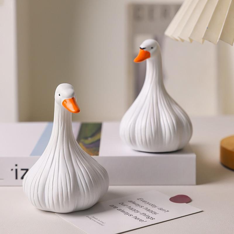 Creative desktop duck ornaments garlic duck stress relieving emotional stabilizing decorations home office beautification kawaii