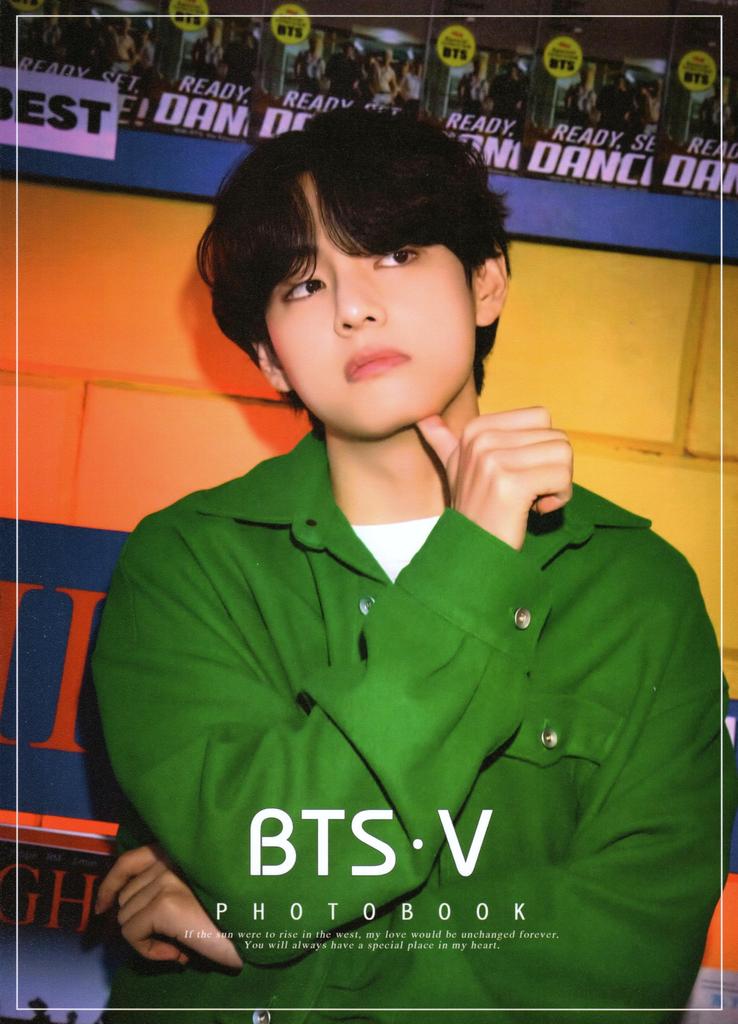 BTS V Taehyung Premium Photo Book – Large K-POP Photobook, 34 Pages, 30.5 X 22 Cm