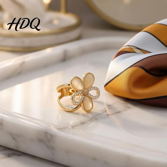 Diamond Scarf Pin Rhinestone Flower Ring for Women Elegant Alloy Five-petal Floral Metal Buckle Buckle Smooth T-shirt Ties Clip Silk Scarves Shawls