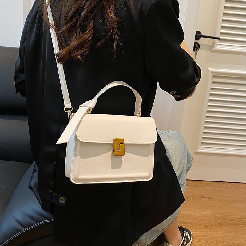 Fashionable Retro Women's Handbag 2024 New Trendy Small Square Bag For Daily Use