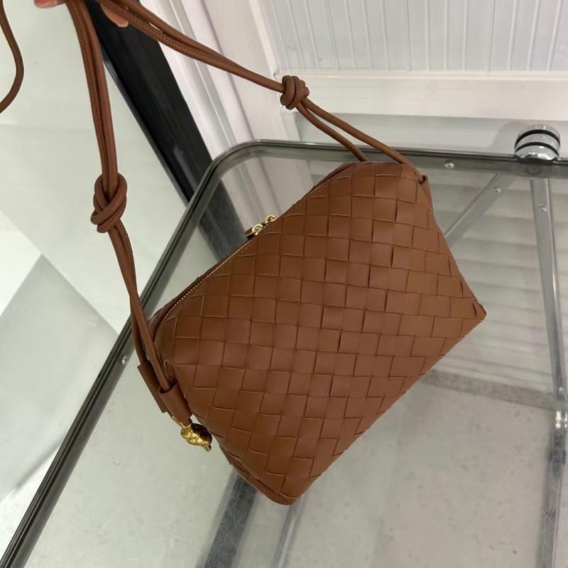 Borsa a tracolla quadrata compatta in vera pelle intrecciata da donna, minimalista, piccola