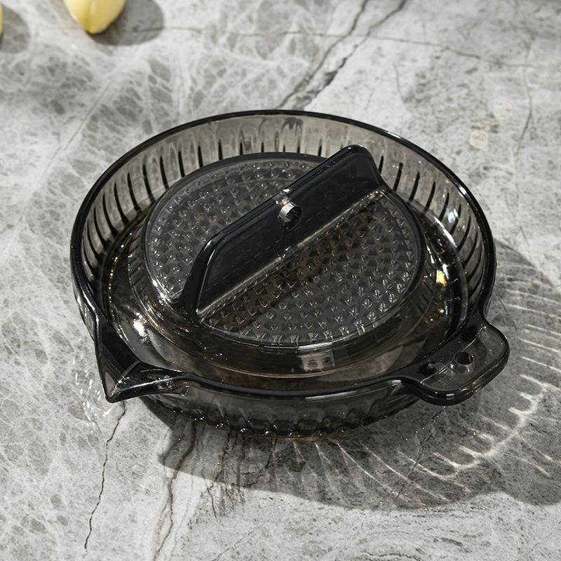 Kuchyňské pomůcky Plastové nástroje na strouhání zázvoru a česneku Mačkací nástroj s víčky Kuchyňské ovoce Zelenina Ruční mlýnek Přenosný Kulatý