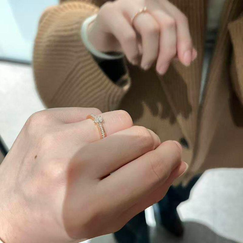 

S925 Sterling Silver Small Water Drop Ring, European and American Niche Light Luxury Moissanite-Grade Pear-Shaped Zircon Crown Index Finger Ring Champagne No. 5