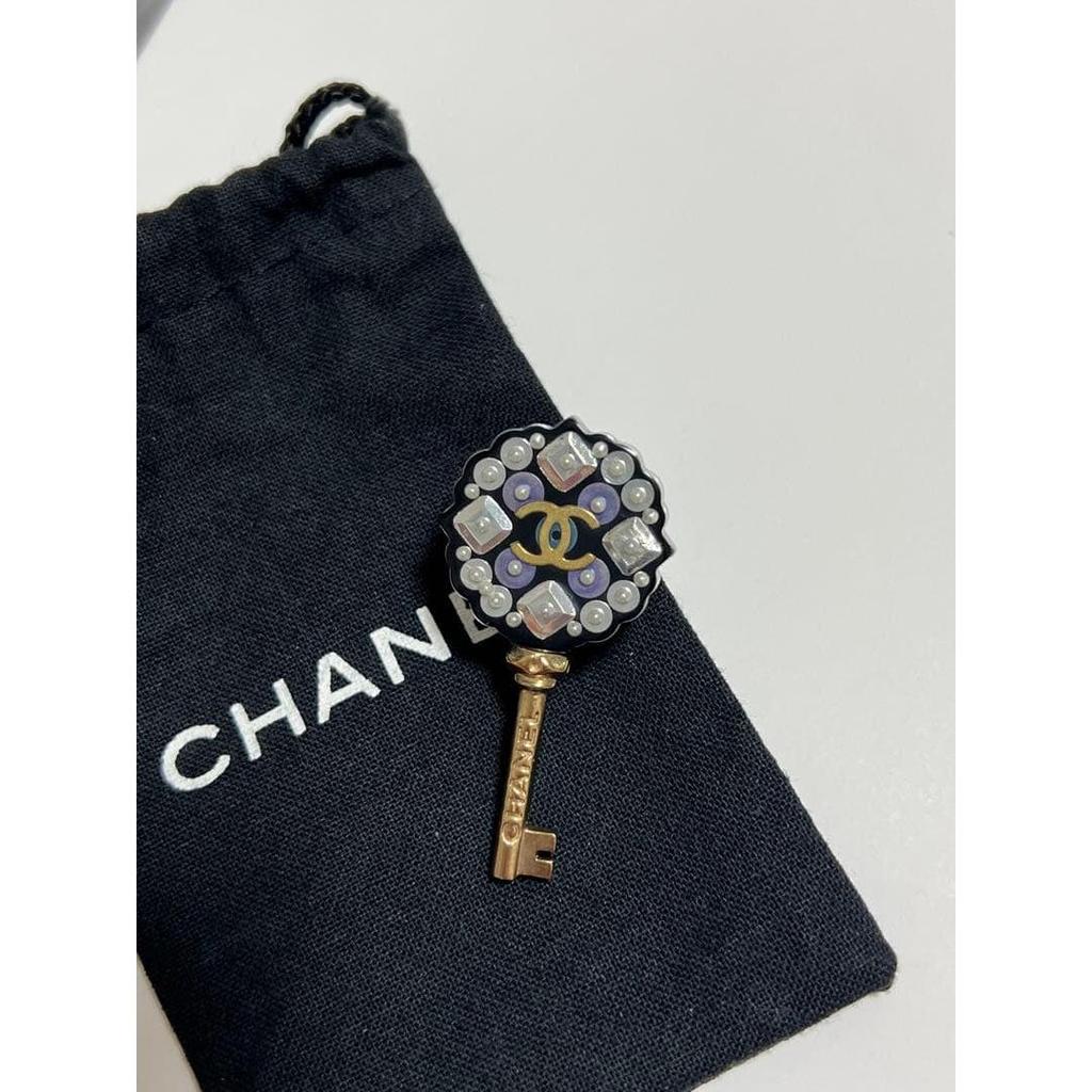 Used CHANEL Key Brooch