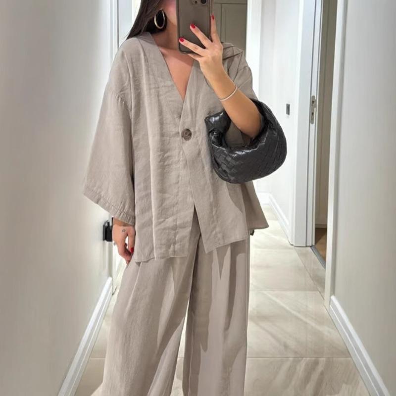 Spring and Summer Fashion Loose Women's V-neck Blouse Shirt and Wide-leg Pants Casual Suit