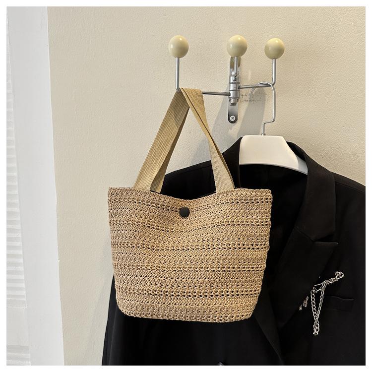 

Плетеная из соломы сумка-ведро с ручкой: Женская сумка-тоут для ланча для работы, школы или отпуска. хаки