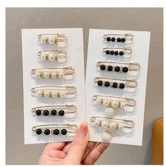 Adjustable Pearl Brooch Set for Waist Tightening and Clothes Fixing