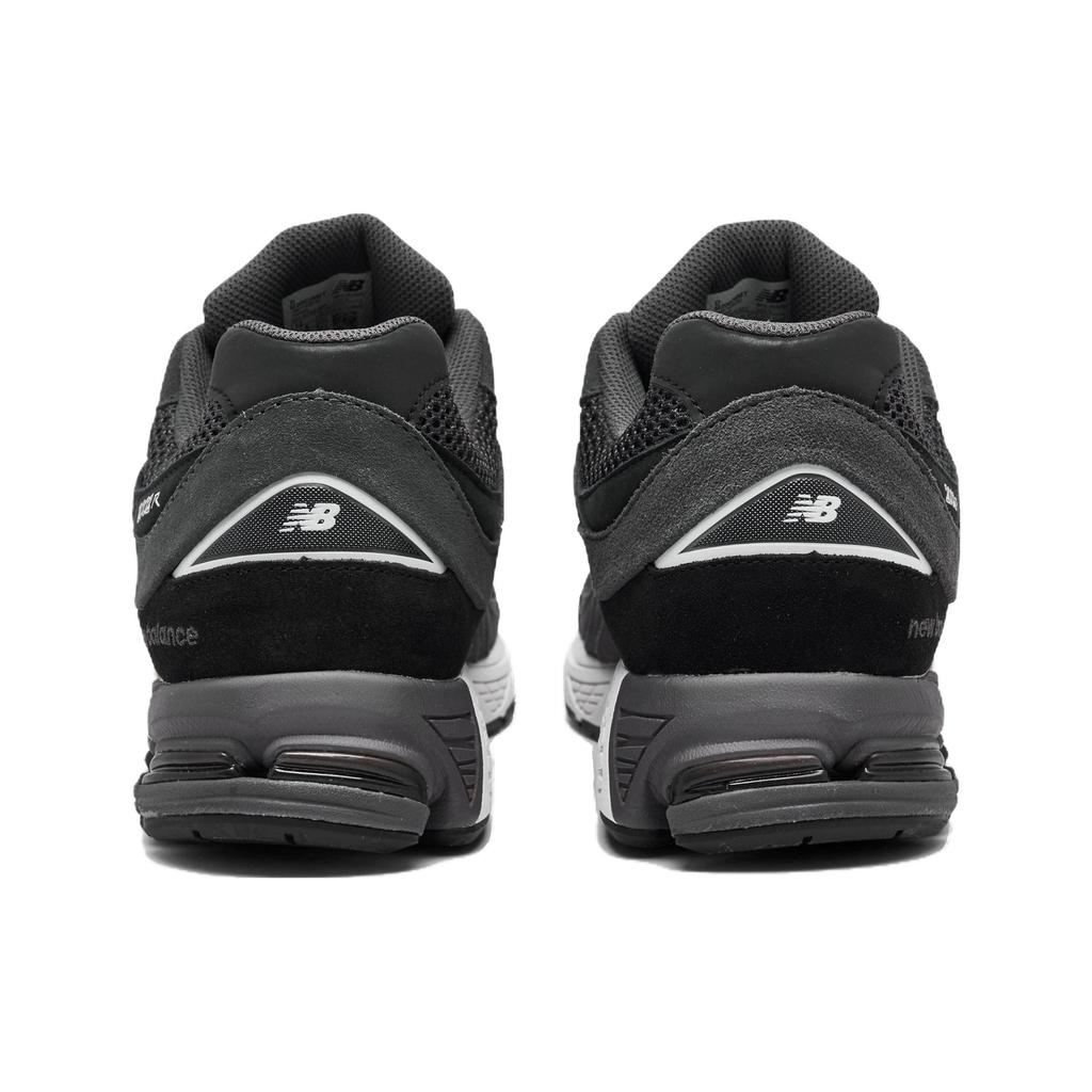 New Balance 2002R Magnet Men Sneakers Grey Black M2002RMT
