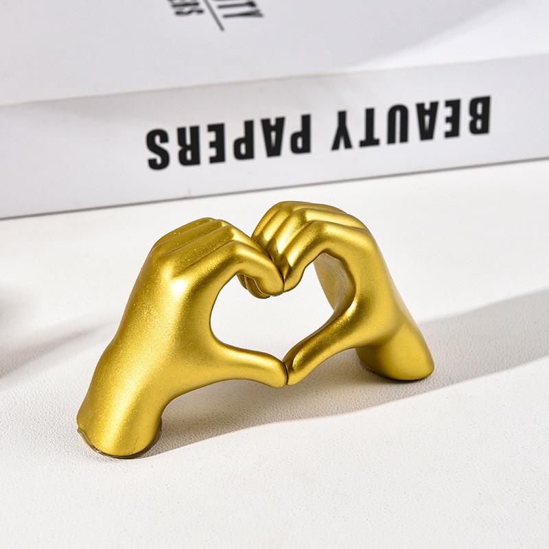 Nordic Minimalist Resin Heart Hand Sculpture For Home Decor Gift For Couples
