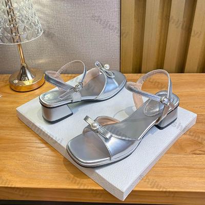 Chaussures Élégantes à Talons Moyens pour Femmes 2025 Nouvelles Sandales à Bout Carré à Talons Épais avec Bride à Boucle Un Mot