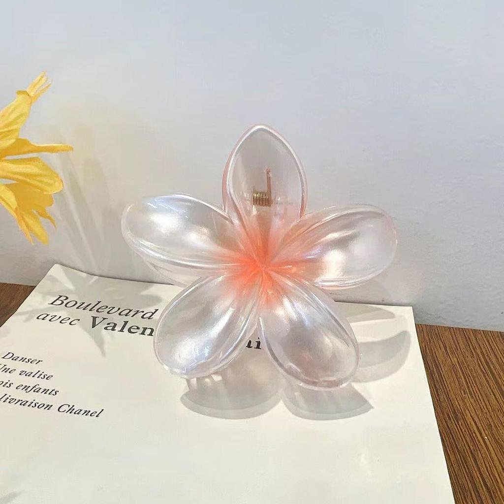 Plumeria Claw Clip: European & American Stylish Hair Accessory for Updos
