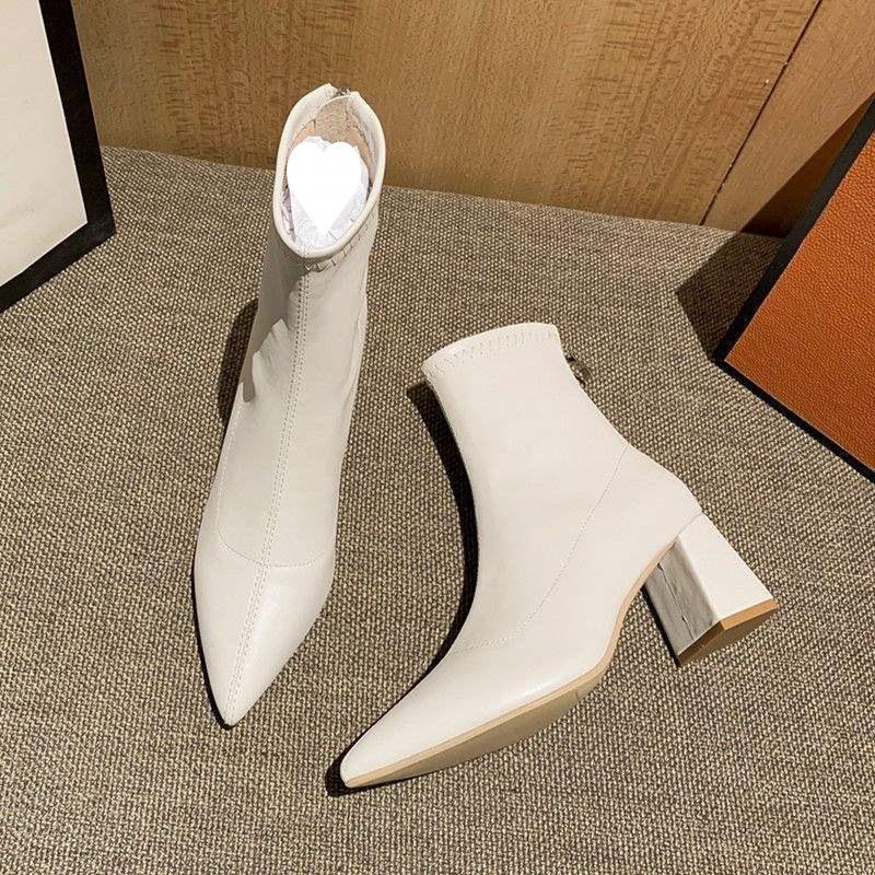 

Белые короткие сапоги на высоком каблуке женские осенне-зимние остроносые женские сапоги 2025 новые корейская версия тонких сапог универсальные интернет-знаменитость Март 34