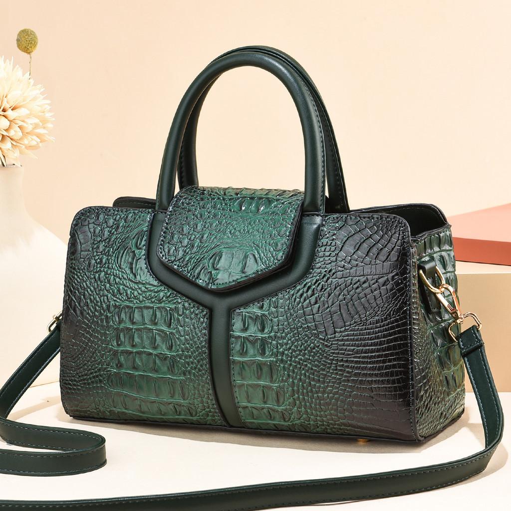 Chic Crocodile Pattern Shoulder Bag For Daily Wear In Various Colors