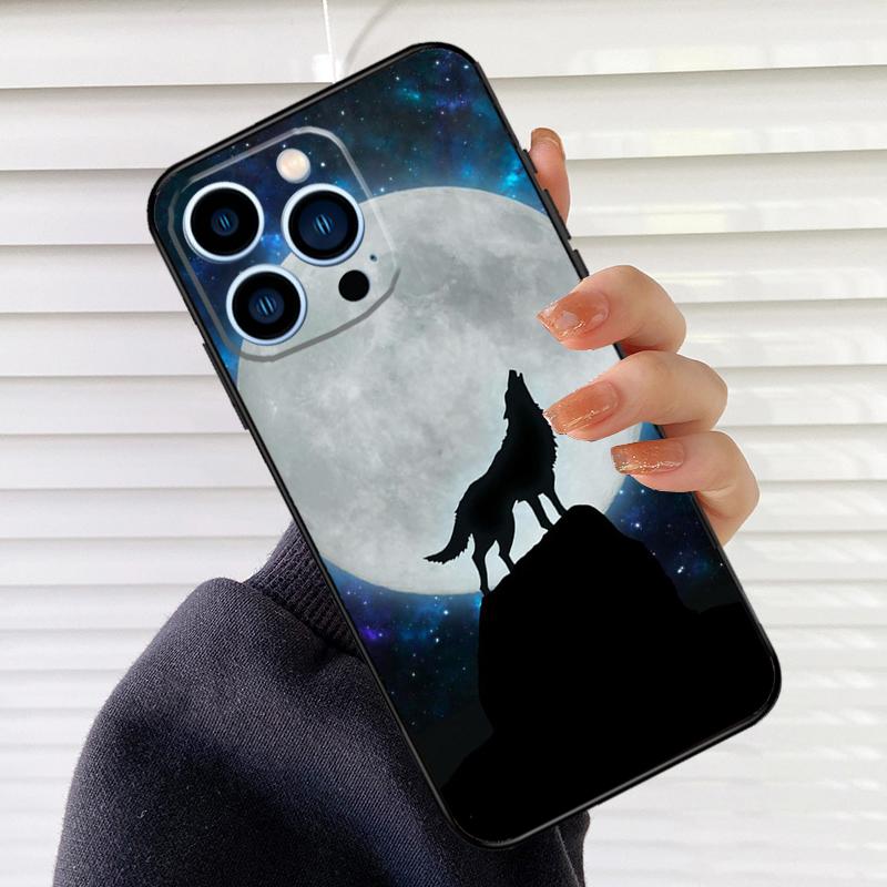 Moon Roaring Wolf Phone Case For iPhone 16 14 13 12 11 15 17 Pro Max mini 15 16 Plus 16e 17 Air Cover Fundas