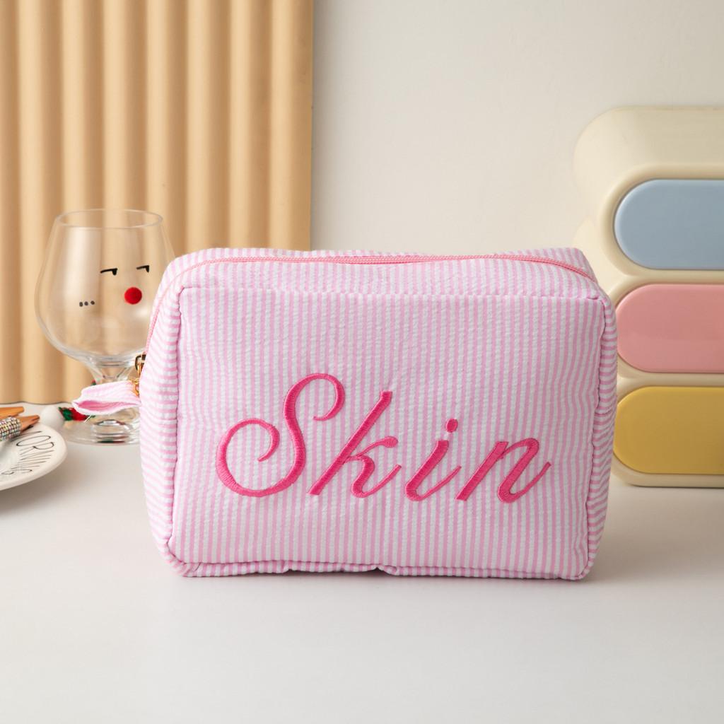 Crossborder Style Embroidered Makeup Case With Lightweight Polyester Material For Portable Travel And Storage